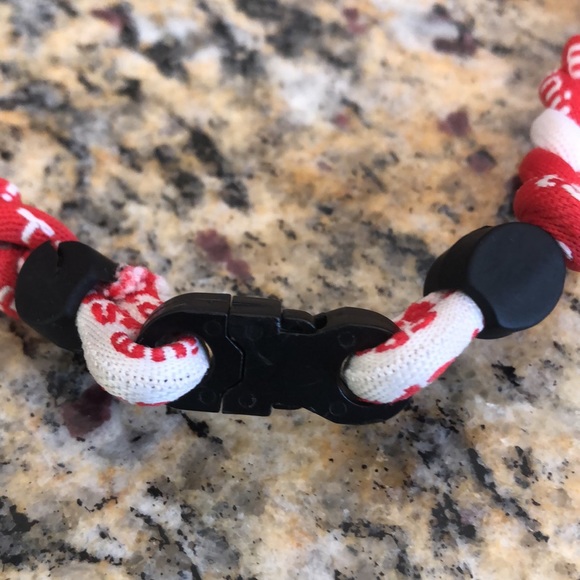 Men’s Sports Rope Necklace (red/white) - Picture 6 of 8